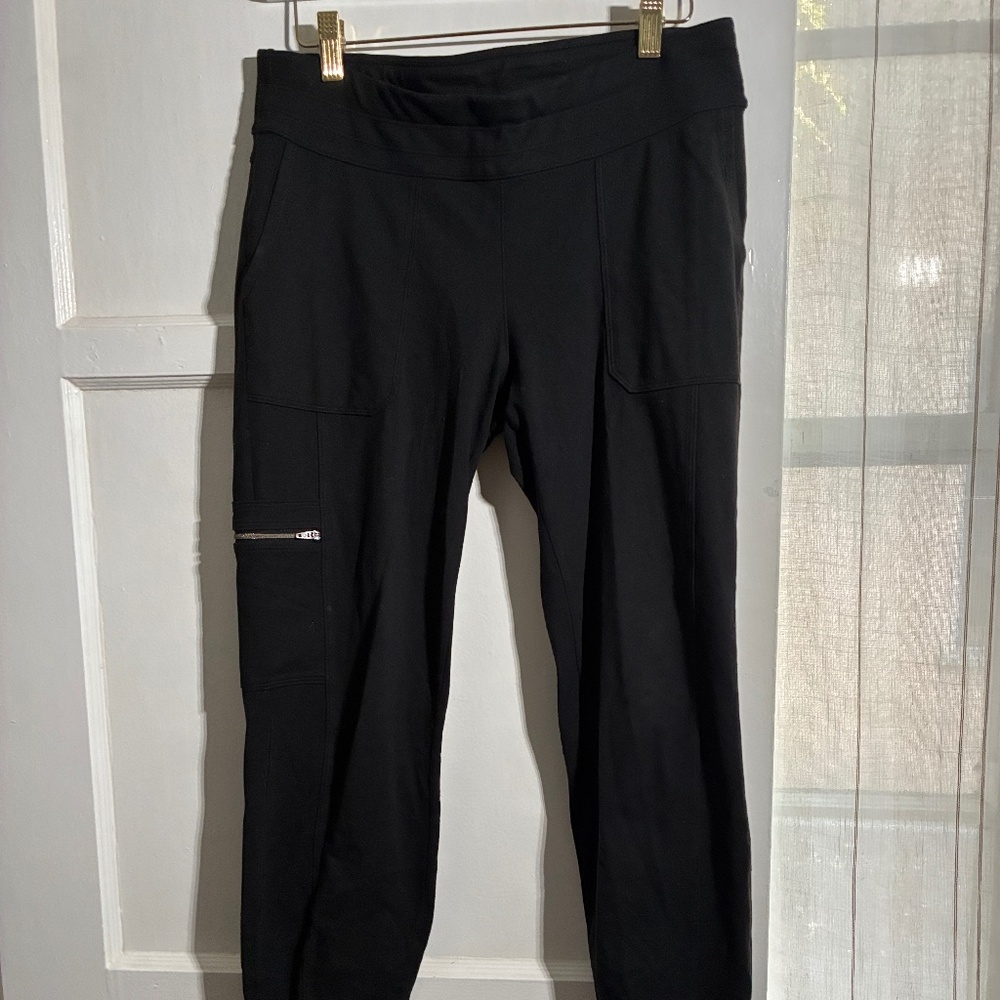 Stretchy Joggers with Cargo Pocket